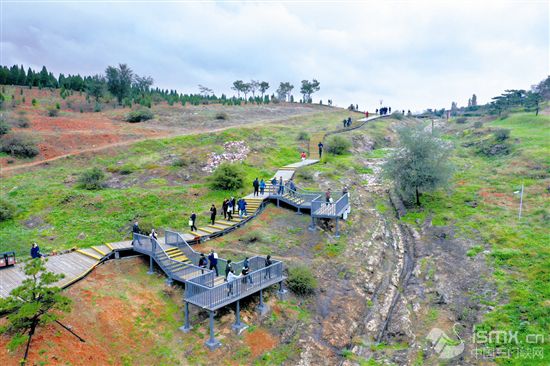 �ź��_ʢ��(hu��)�ŵ�ӭ���e